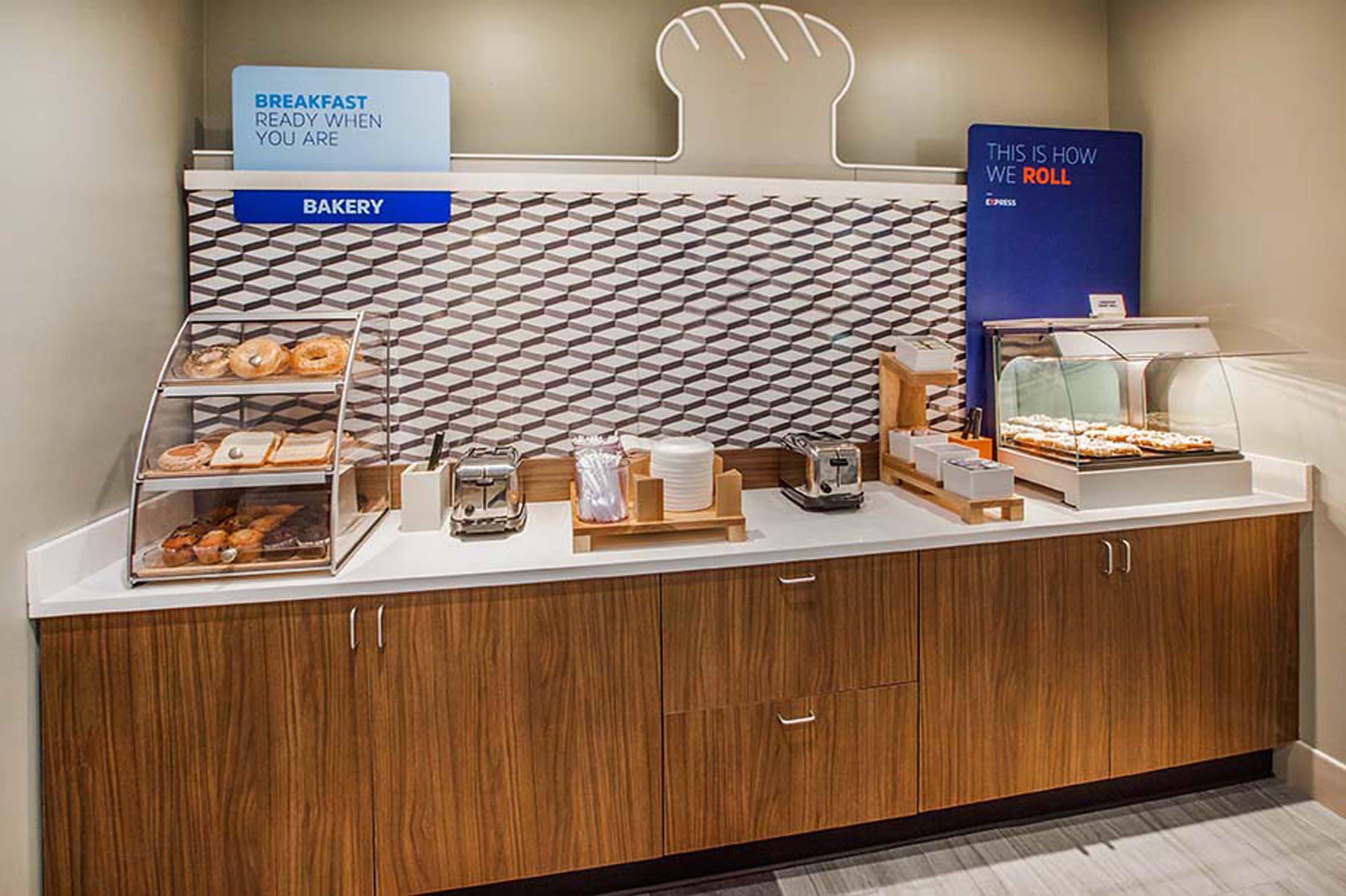 Holiday Inn Express Hotel & Suites Antigo By Ihg Buitenkant foto