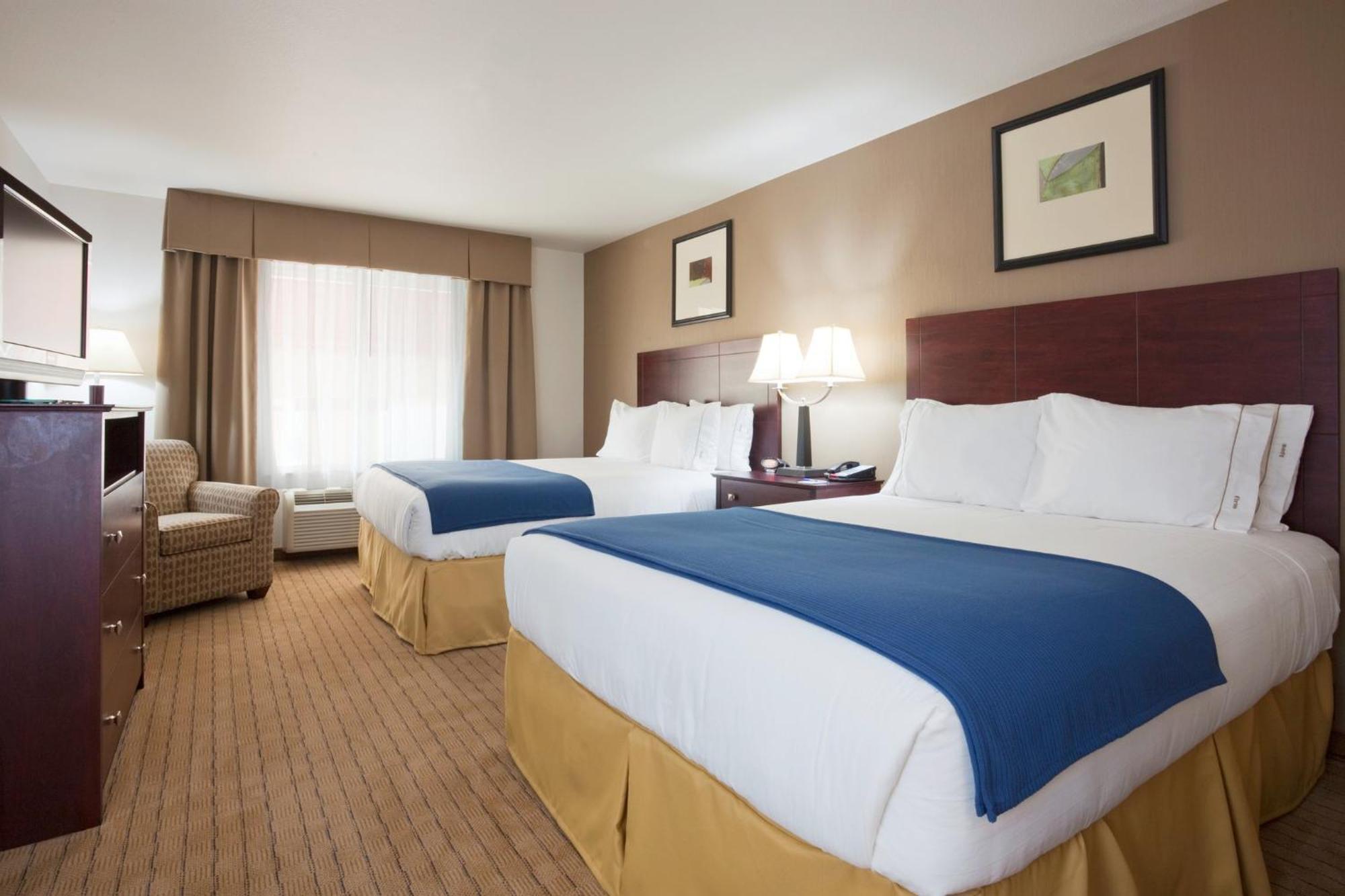 Holiday Inn Express Hotel & Suites Antigo By Ihg Buitenkant foto